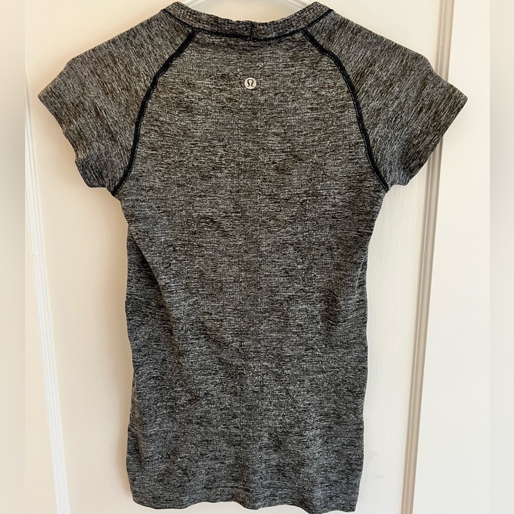 Lululemon Run Swiftly Tech Short Sleeve Top Heathered Dark Gray Scoop Size 4